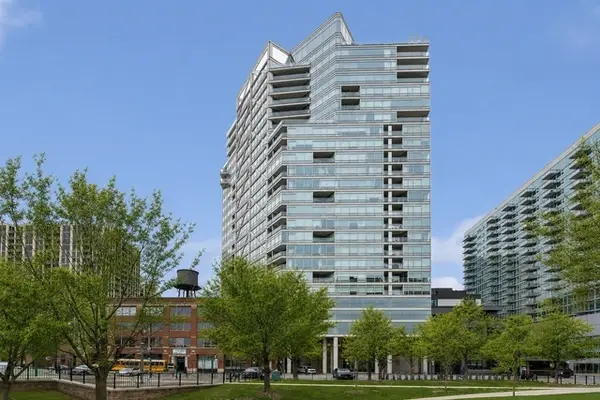 510 W Erie Street #1701, Chicago, IL 60654