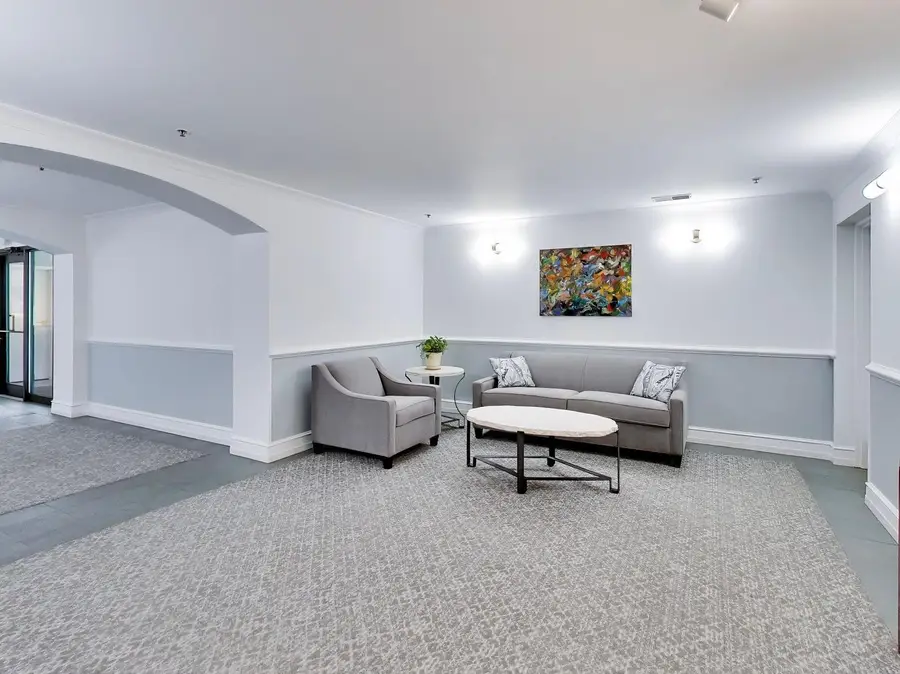 1107 Greenleaf Avenue #2I, Wilmette, IL 60091 - #3