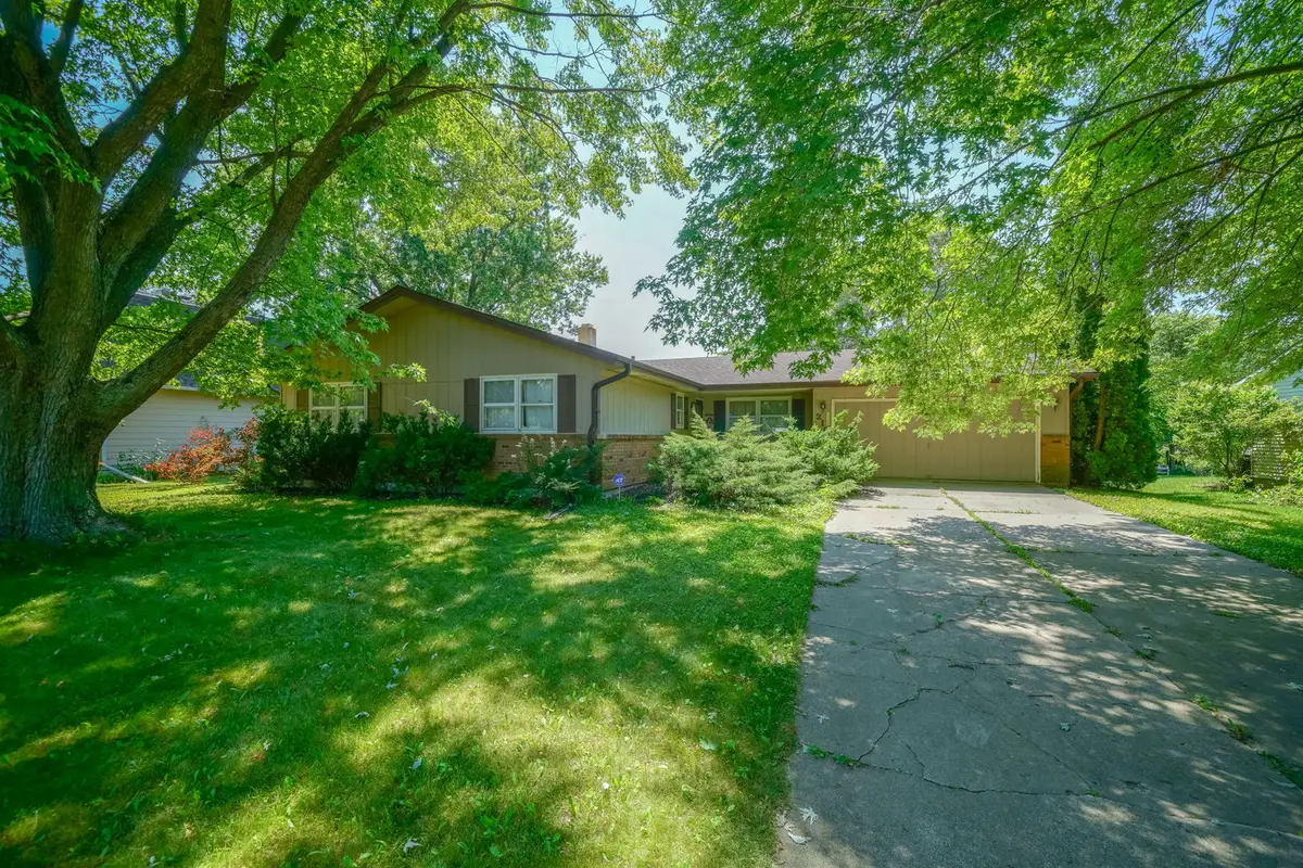 210 Drake Avenue, Rochelle, IL 61068 - #1