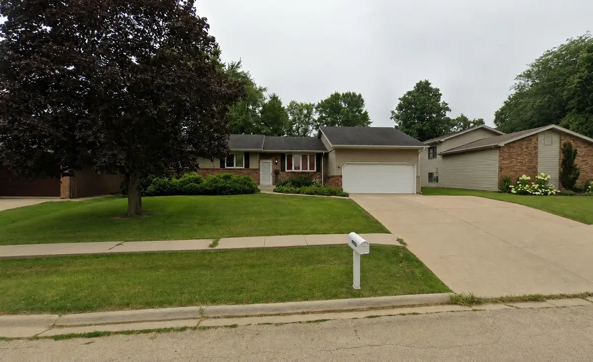 2025 Winchester Drive, Freeport, IL 61032 - #1
