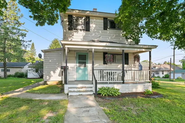 731 N Madison Street, Woodstock, IL 60098