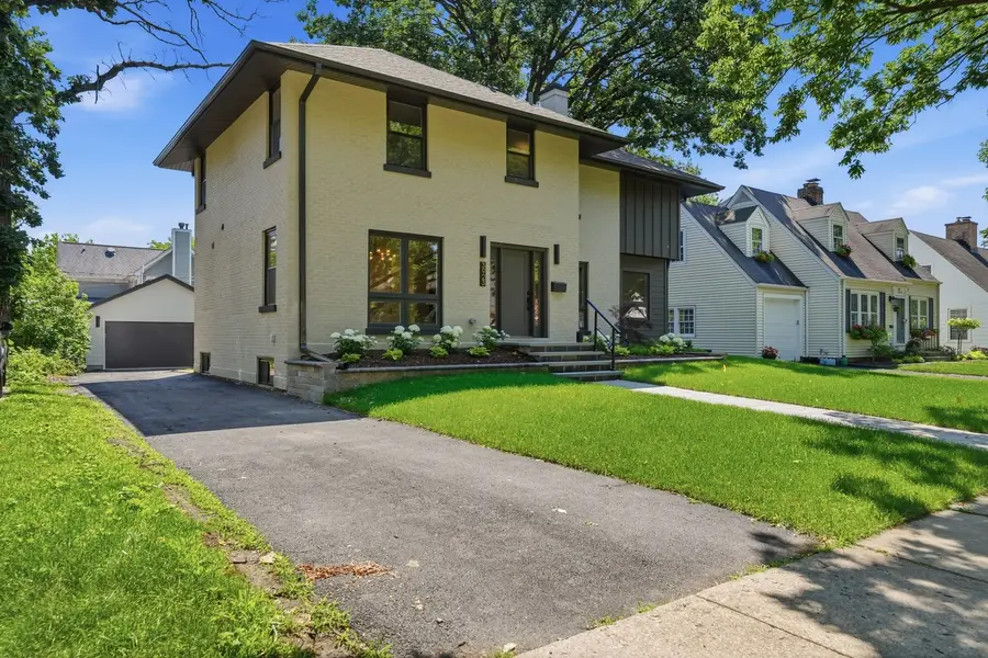 3923 Clausen Avenue, Western Springs, IL 60558 - #3