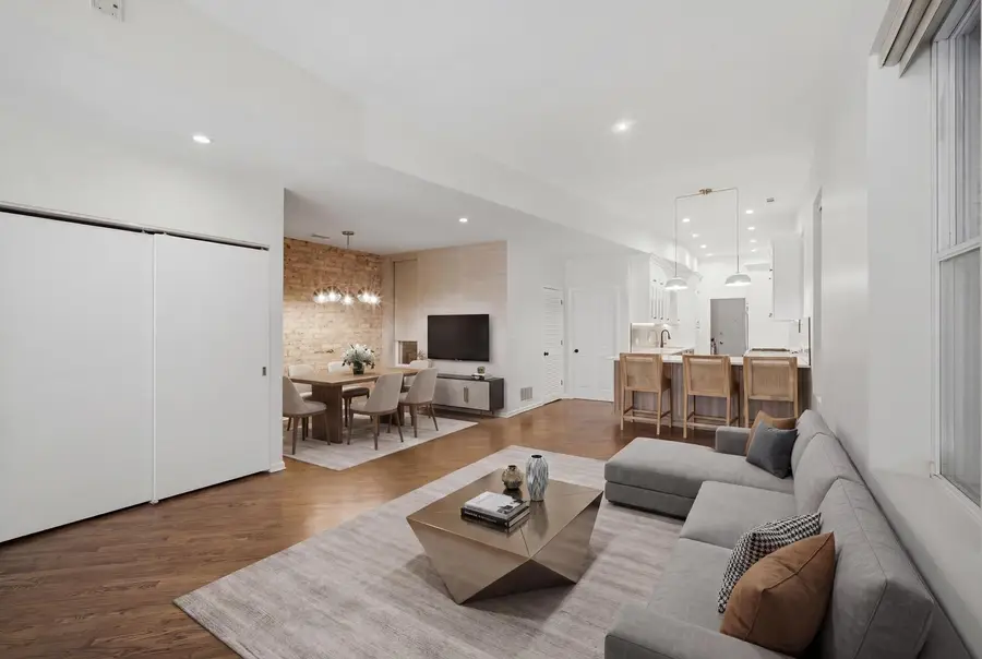 626 W Buckingham Place #1E, Chicago, IL 60657 - #2