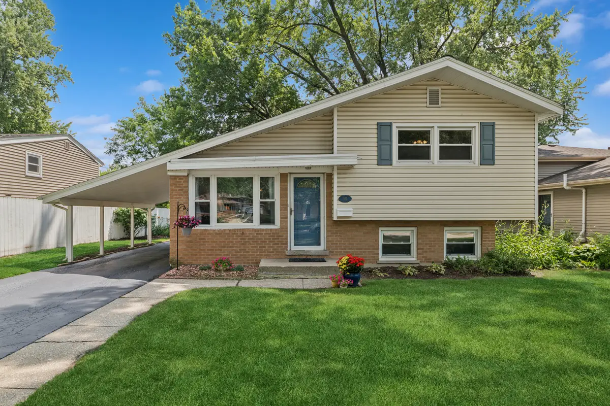 575 Lowden Avenue, Glen Ellyn, IL 60137 - #1