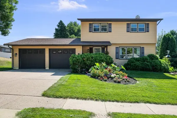 2809 Sycamore Terrace, Bettendorf, IA 52722