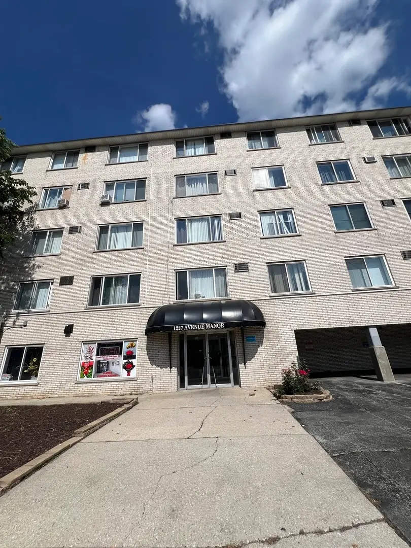 1227 S Harlem Avenue #210, Berwyn, IL 60402 - #1