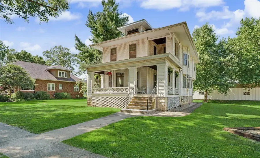 304 E Elm Street, Fairbury, IL 61739 - #2