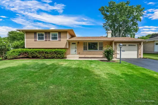 189 Evergreen Parkway, Crystal Lake, IL 60014