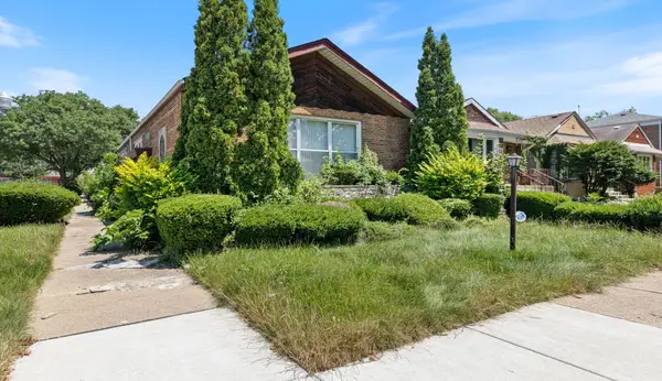 8733 S Ridgeland Avenue, Chicago, IL 60617