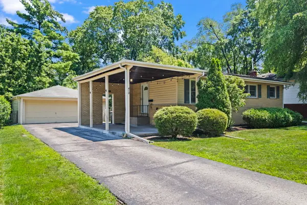 413 N Drury Lane, Arlington Heights, IL 60004