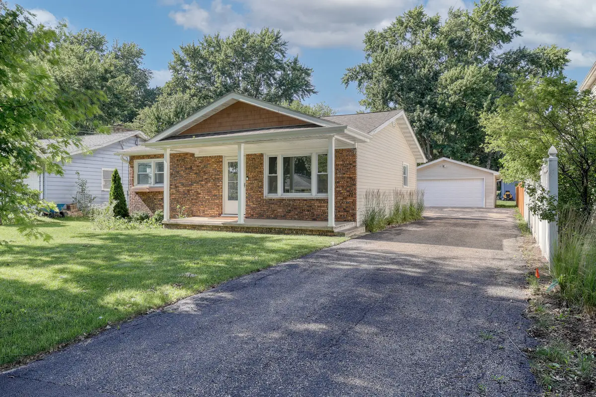 330 E Shannon Street, Elburn, IL 60119 - #1