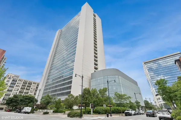 500 W Superior Street #1313, Chicago, IL 60654