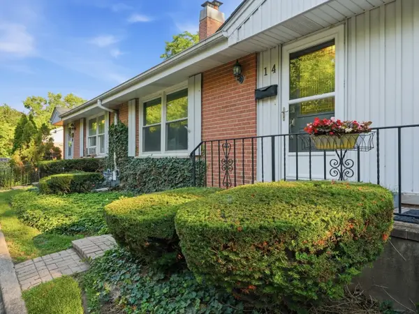 14 Robin Hood Lane #14, Northfield, IL 60093