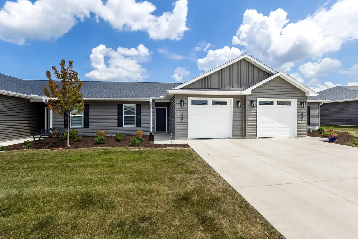 447 N 4th Avenue, Eldridge, IA 52748 - #1