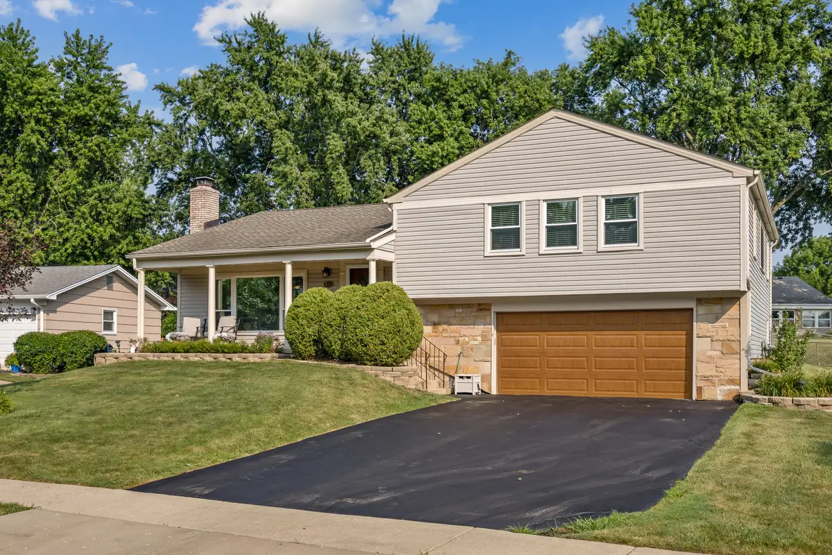 135 Cloverdale Lane, Schaumburg, IL 60194 - #1