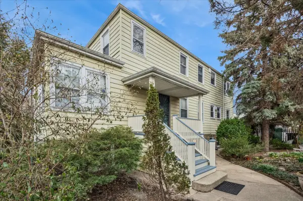 1762 W Morse Avenue, Chicago, IL 60626