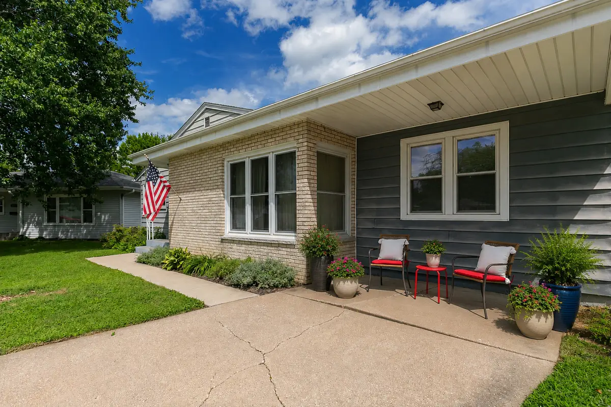 1222 7th Avenue Court, Silvis, IL 61282 - #1