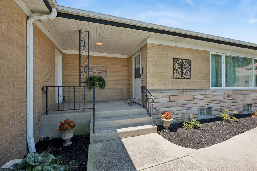 5626 N Kerbs Avenue, Chicago, IL 60646 - #2