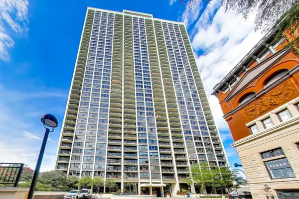 1560 N Sandburg Terrace #2103J, Chicago, IL 60610