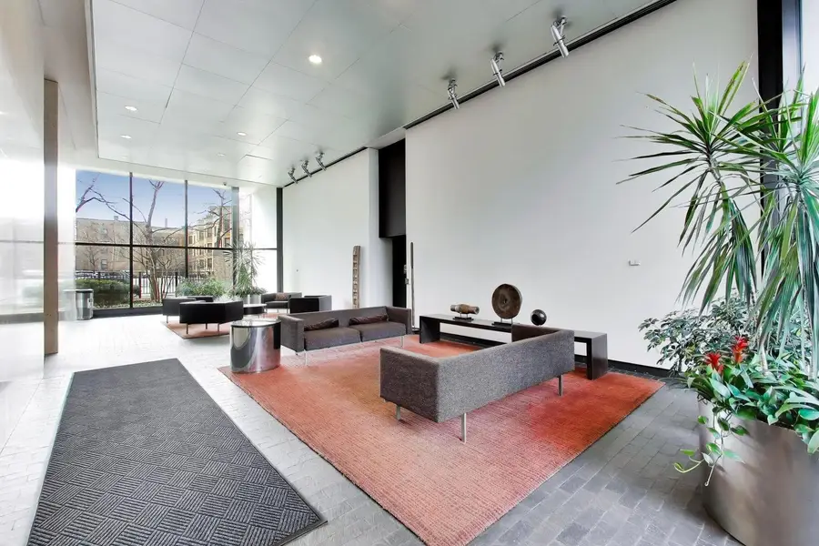1560 N Sandburg Terrace #2103J, Chicago, IL 60610 - #2