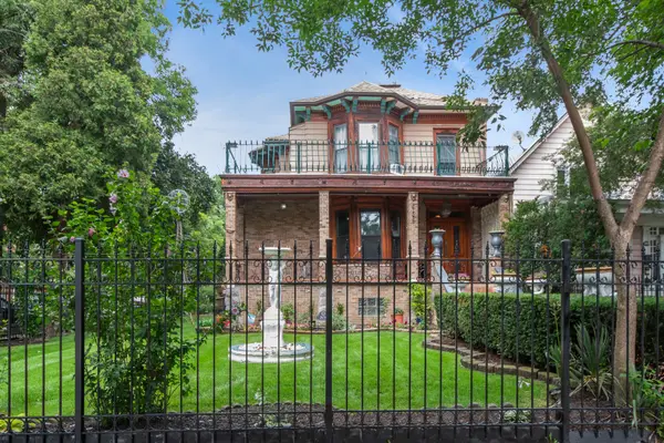 2656 W Logan Boulevard, Chicago, IL 60647