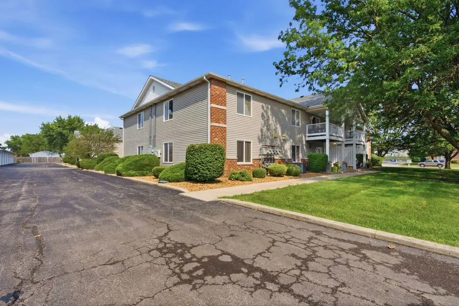 1361 Rock Run Drive #F, Crest Hill, IL 60403 - #3