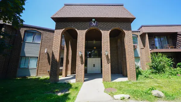 31 Washington Boulevard #208, Mundelein, IL 60060