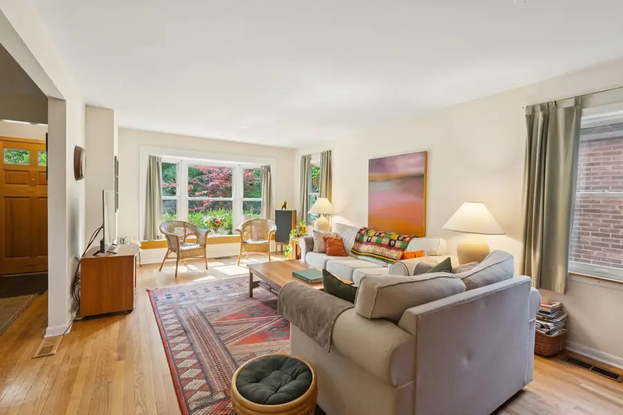 2149 Hartrey Avenue, Evanston, IL 60201 - #2