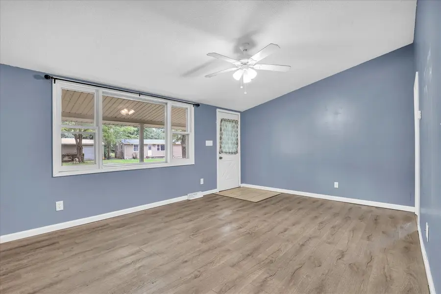1003 S Pleasantview, Tuscola, IL 61953 - #3