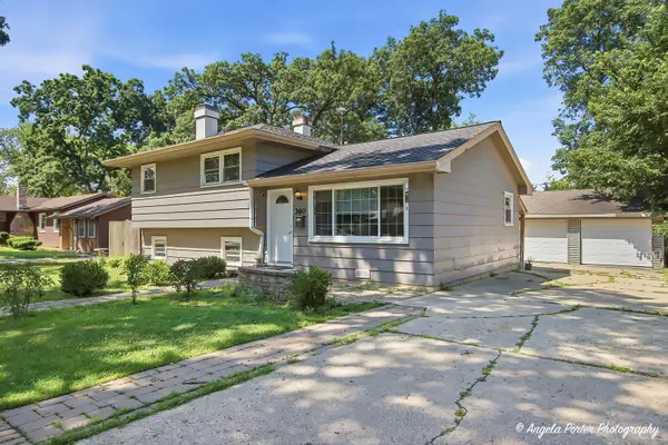 360 Hickory Drive, Crystal Lake, IL 60014