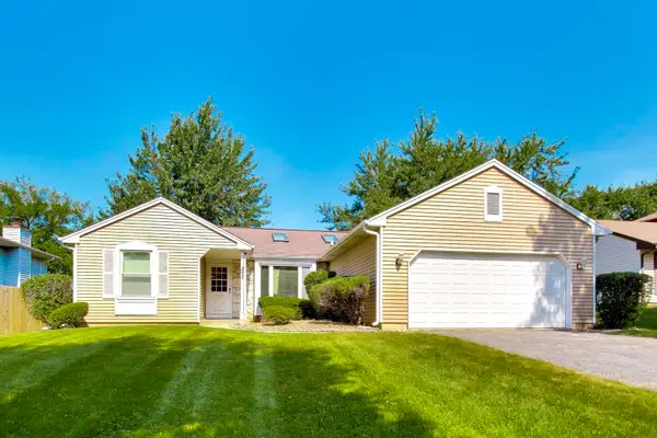 946 W Clearwater Street, Roselle, IL 60172