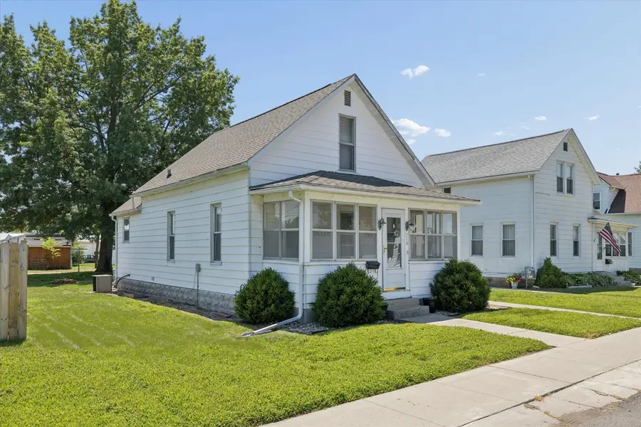 714 19th Avenue, Fulton, IL 61252 - #3