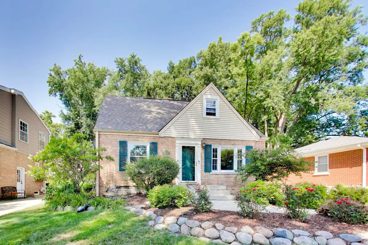 708 N Summit Street, Wheaton, IL 60187 - #1