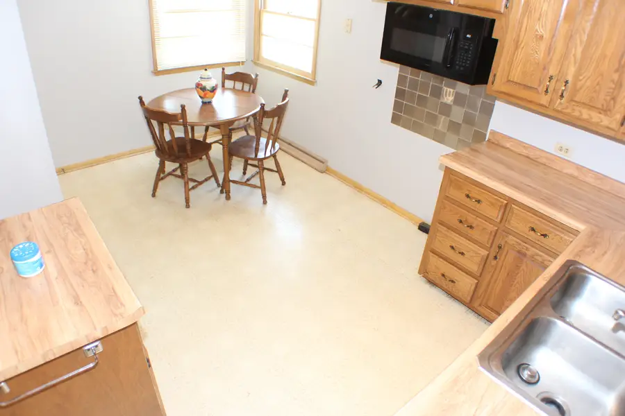 512 18th Avenue, Clinton, IA 52732 - #2