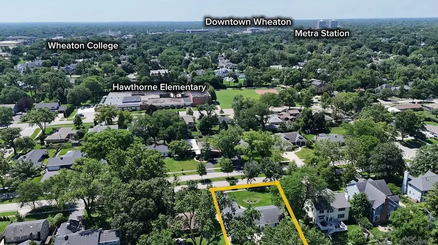 325 E Hawthorne Boulevard, Wheaton, IL 60187 - #2
