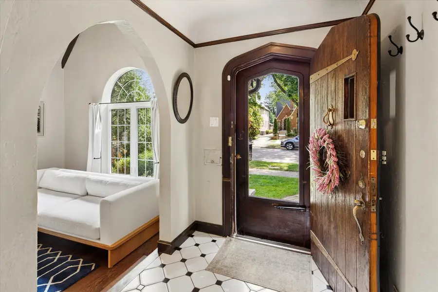 5940 N Knox Avenue, Chicago, IL 60646 - #2