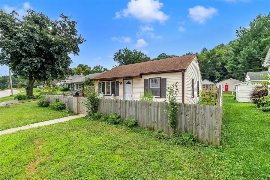 3708 5th Avenue, Moline, IL 61265 - #3