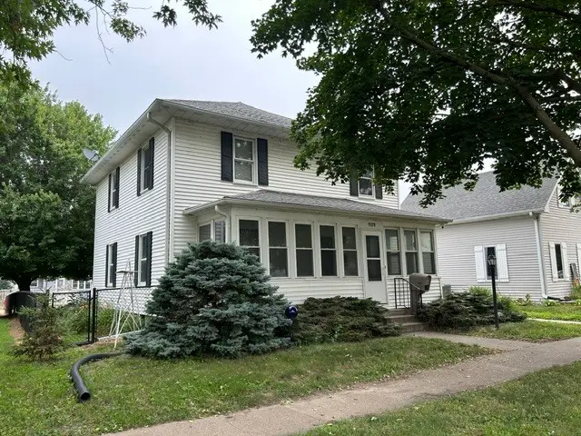 1125 15th Avenue, Fulton, IL 61252 - #2