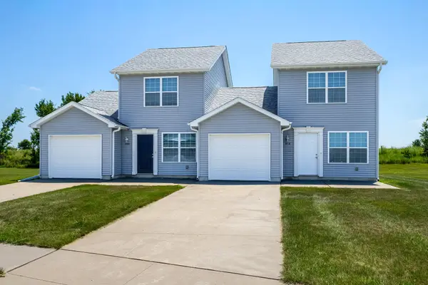 518 Prairie Meadow Drive, Blue Grass, IA 52726