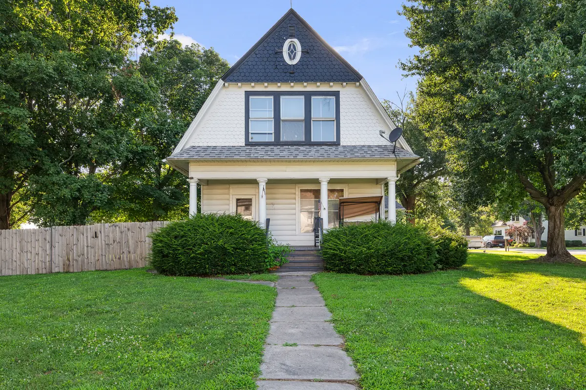 2001 12th Street, Viola, IL 61486 - #1