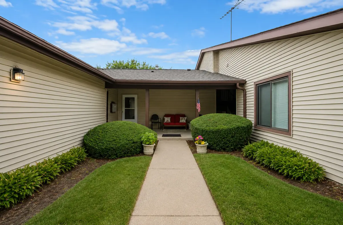 5202 Winslow Circle #D, McHenry, IL 60050 - #1