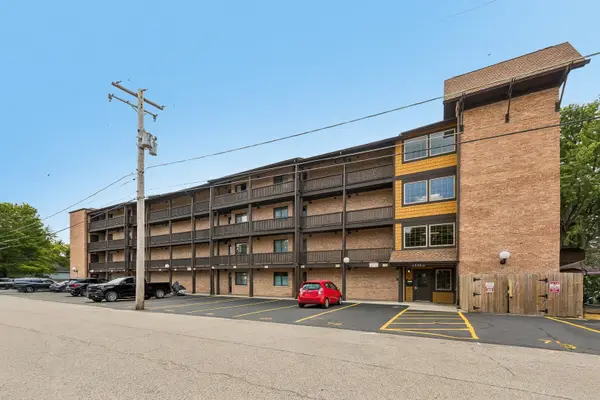 460 N Main Street #N403A, Wauconda, IL 60084