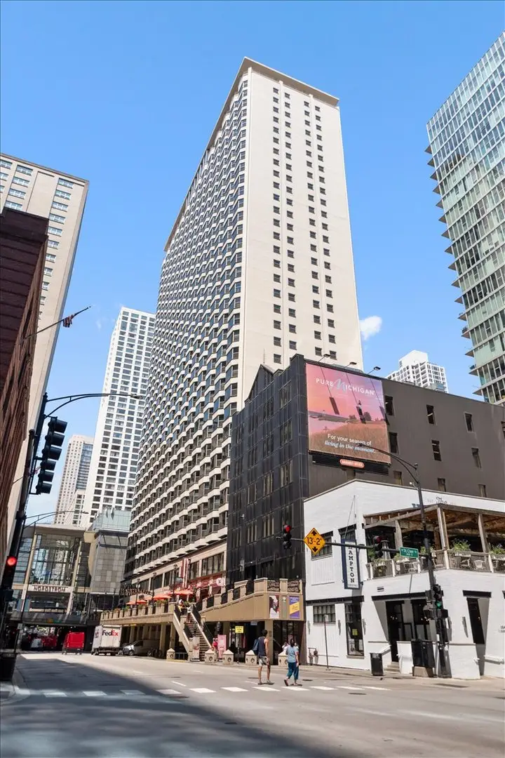 535 N Michigan Avenue #3211, Chicago, IL 60611 - #3