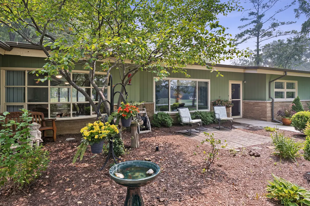 425 Greenwood Lane, Barrington, IL 60010 - #1