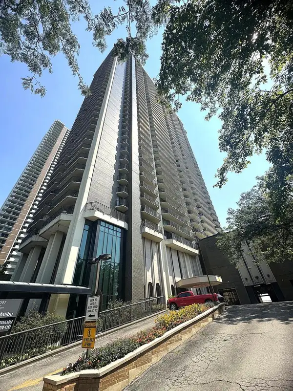6007 N Sheridan Road #20H, Chicago, IL 60660