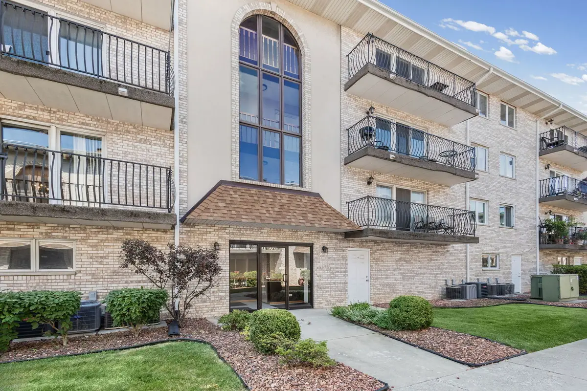 6248 S Gullikson Road #2E, Chicago, IL 60638 - #1