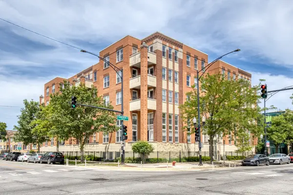 3550 W Montrose Avenue #308, Chicago, IL 60618