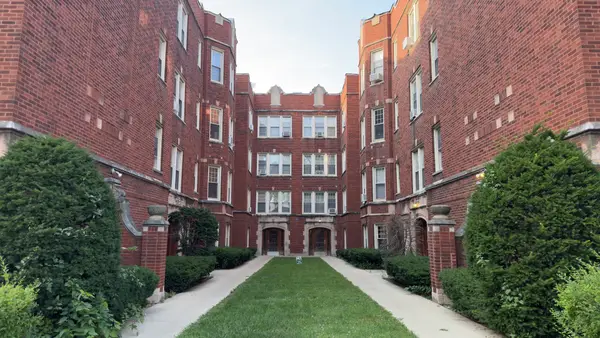 4834 W Henderson Street #2B, Chicago, IL 60641