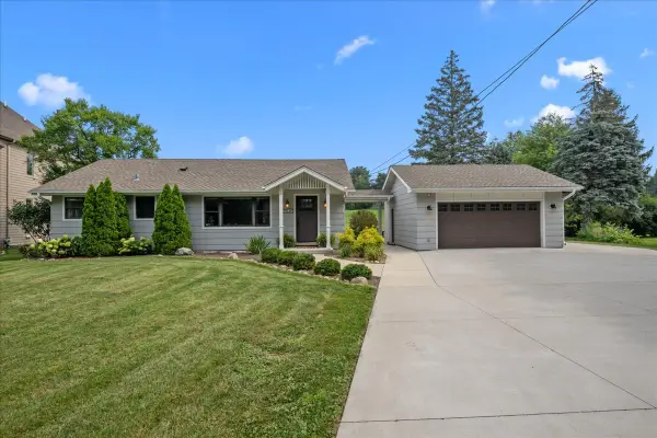 27W116 48th Street, Naperville, IL 60563