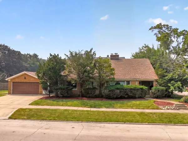 649 N Spring Street, Elgin, IL 60120